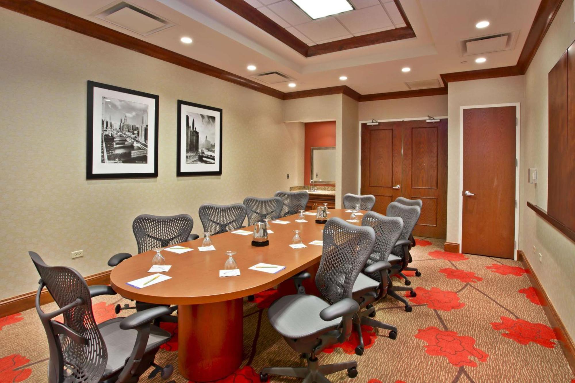 Hilton Garden Inn Chicago/Midway Airport Bedford Park Eksteriør billede