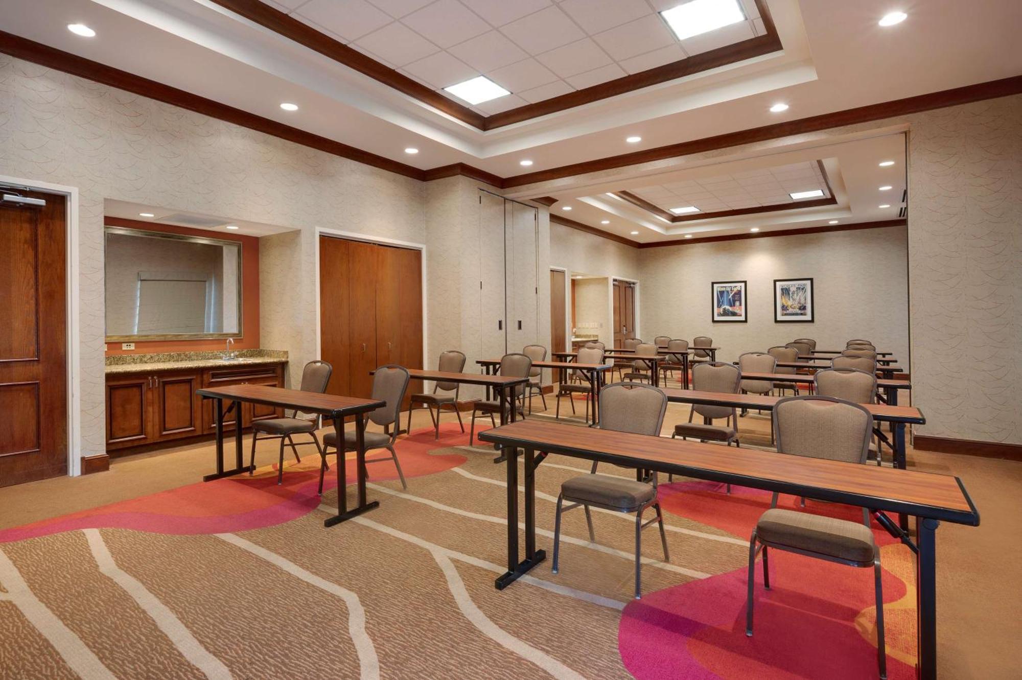 Hilton Garden Inn Chicago/Midway Airport Bedford Park Eksteriør billede